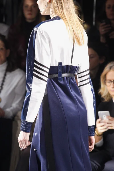 Look 30